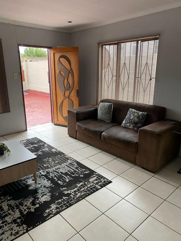 2 Bedroom Property for Sale in Clayville Gauteng