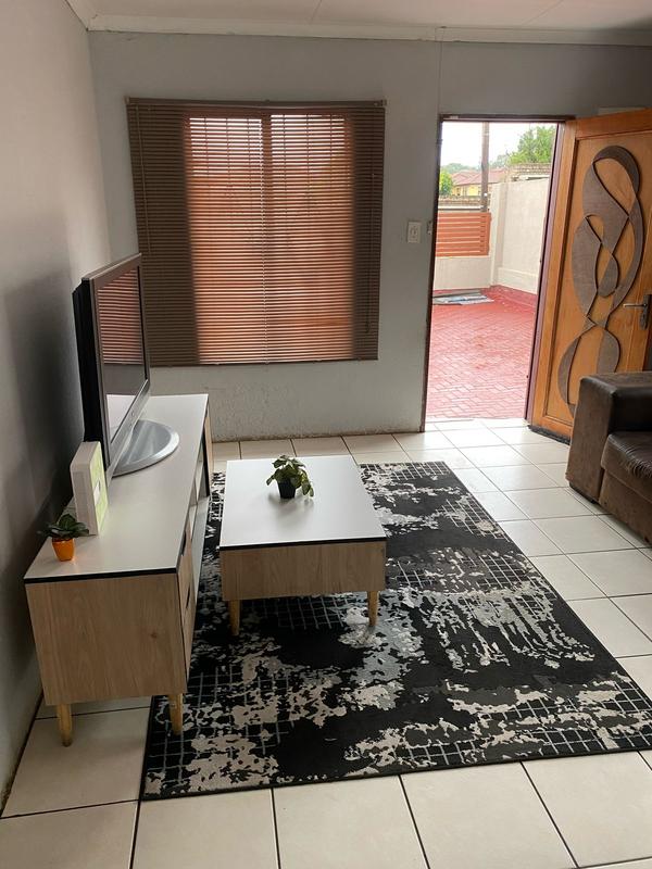 2 Bedroom Property for Sale in Clayville Gauteng