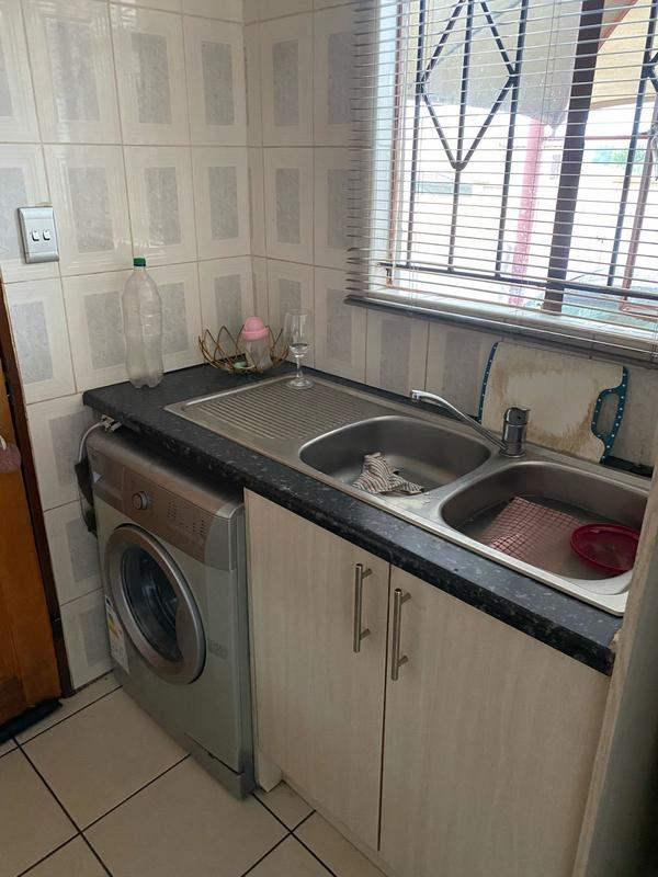2 Bedroom Property for Sale in Clayville Gauteng