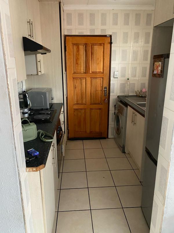 2 Bedroom Property for Sale in Clayville Gauteng
