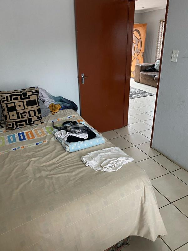 2 Bedroom Property for Sale in Clayville Gauteng