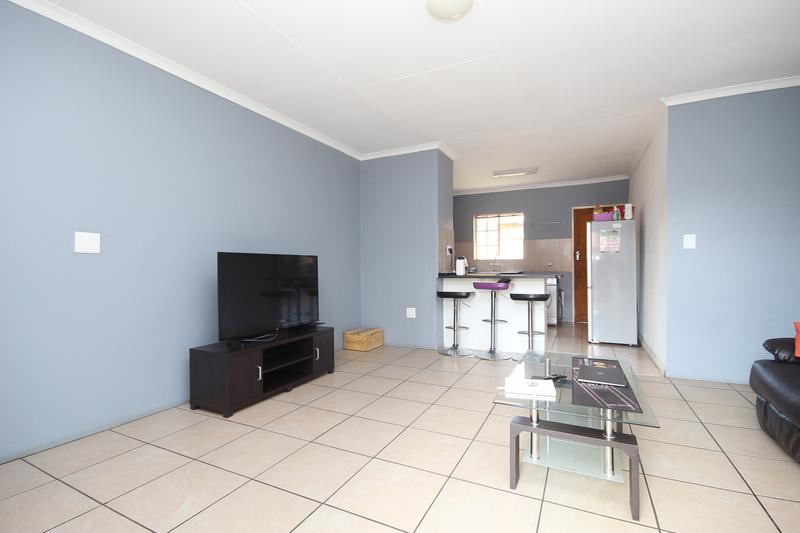 2 Bedroom Property for Sale in Rooihuiskraal North Gauteng