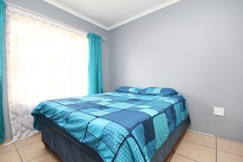 2 Bedroom Property for Sale in Rooihuiskraal North Gauteng