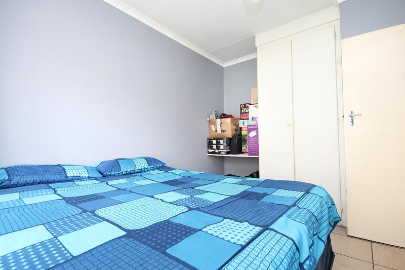 2 Bedroom Property for Sale in Rooihuiskraal North Gauteng