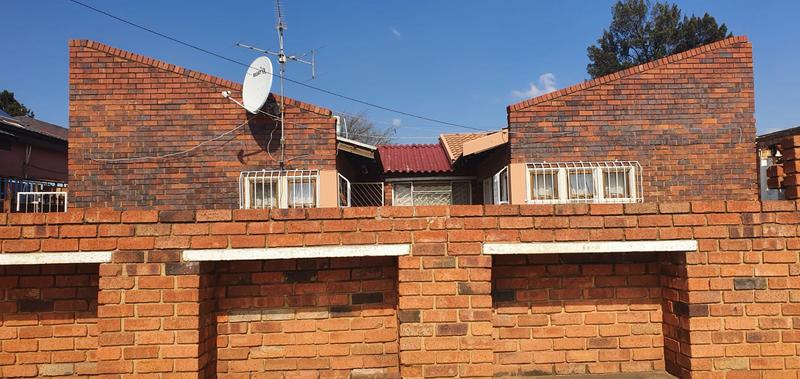 4 Bedroom Property for Sale in Eldorado Park Gauteng
