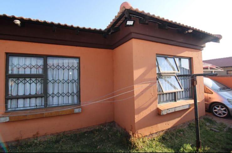 3 Bedroom Property for Sale in Golden Gardens Gauteng
