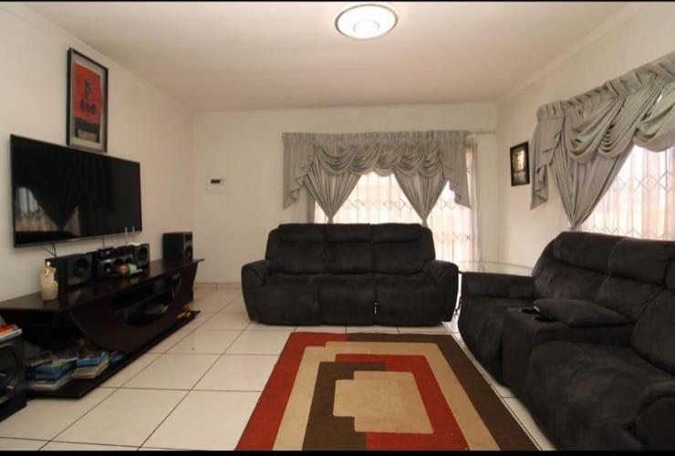 3 Bedroom Property for Sale in Golden Gardens Gauteng