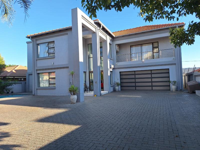 5 Bedroom Property for Sale in Vanderbijlpark SE 8 Gauteng