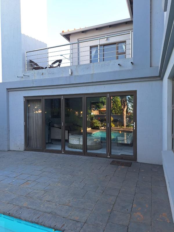 5 Bedroom Property for Sale in Vanderbijlpark SE 8 Gauteng
