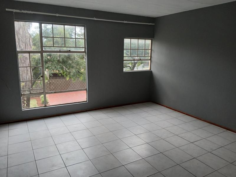 To Let 3 Bedroom Property for Rent in Lindhaven Gauteng