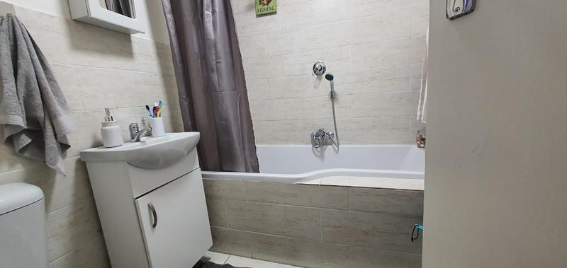 1 Bedroom Property for Sale in Atlasville Gauteng