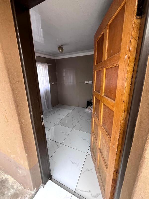 To Let 2 Bedroom Property for Rent in Phiri Gauteng