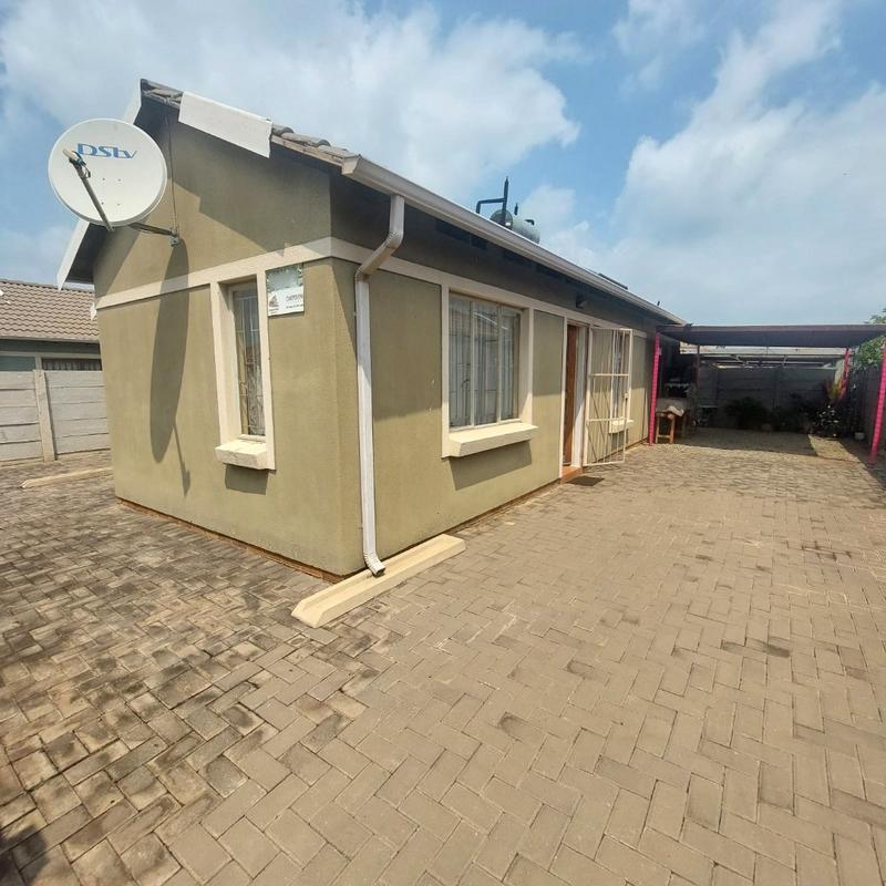 2 Bedroom Property for Sale in Albertsdal Gauteng