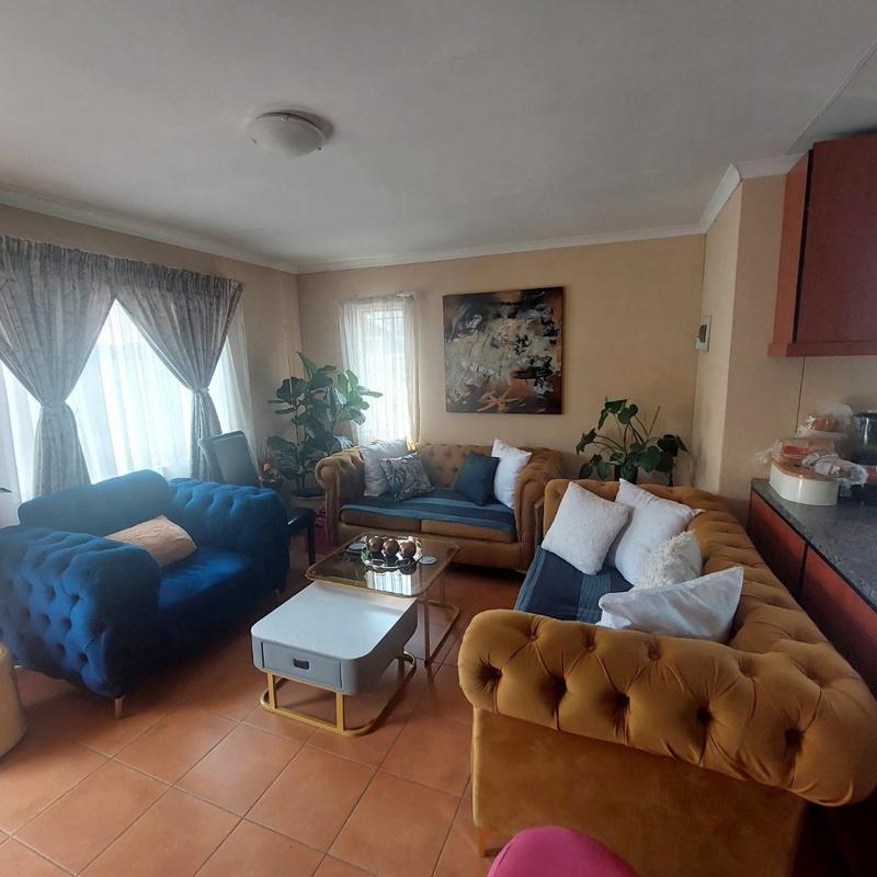 2 Bedroom Property for Sale in Albertsdal Gauteng