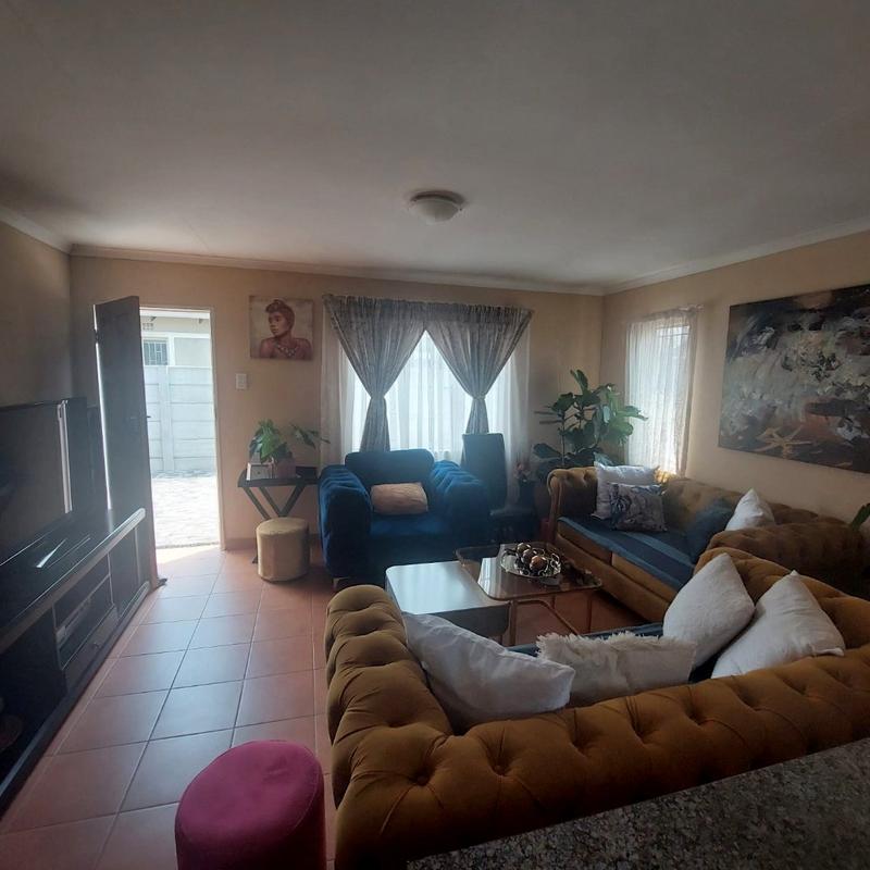 2 Bedroom Property for Sale in Albertsdal Gauteng