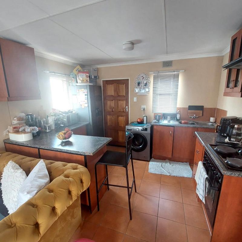 2 Bedroom Property for Sale in Albertsdal Gauteng
