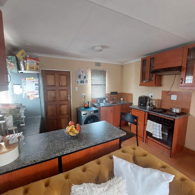 2 Bedroom Property for Sale in Albertsdal Gauteng
