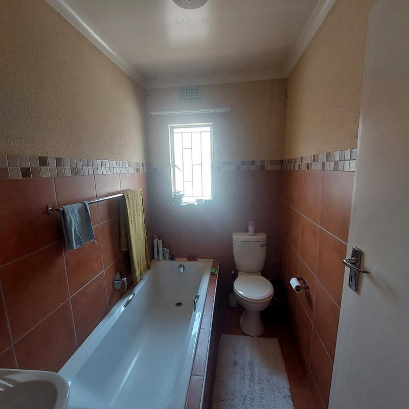 2 Bedroom Property for Sale in Albertsdal Gauteng