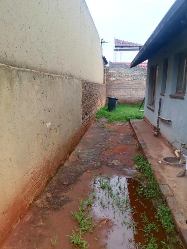 2 Bedroom Property for Sale in Protea Glen Gauteng