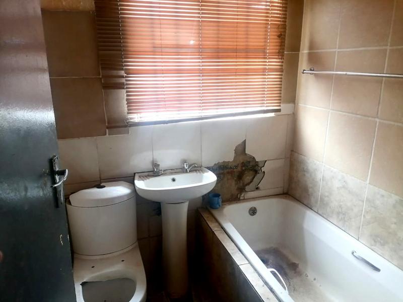 2 Bedroom Property for Sale in Protea Glen Gauteng