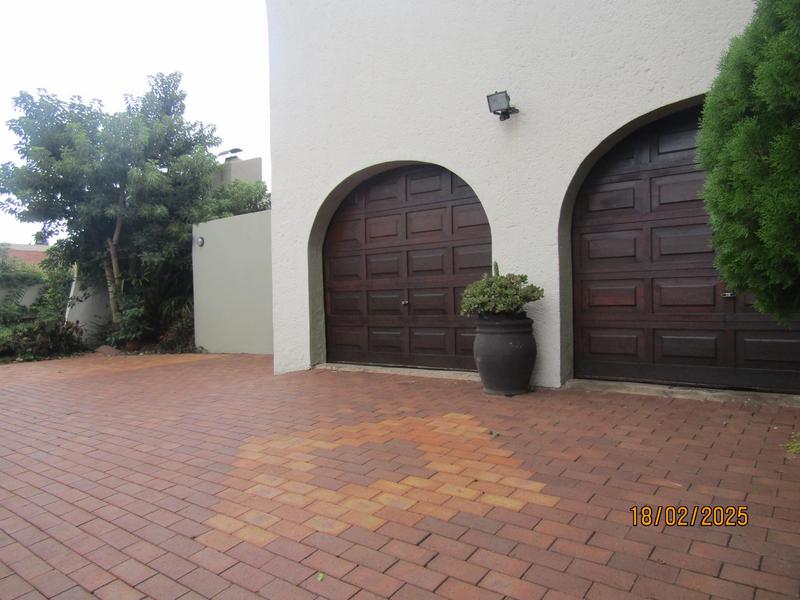 5 Bedroom Property for Sale in Spruit View Gauteng