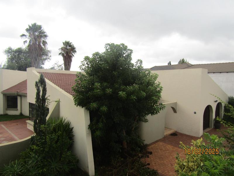 5 Bedroom Property for Sale in Spruit View Gauteng