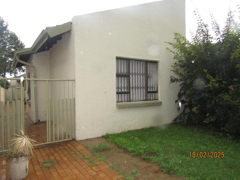 5 Bedroom Property for Sale in Spruit View Gauteng