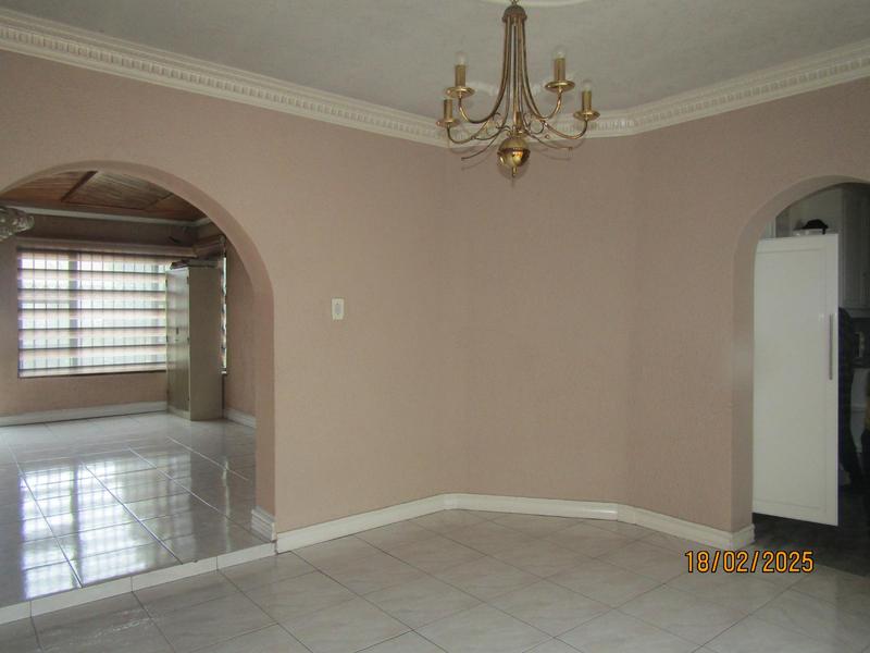 5 Bedroom Property for Sale in Spruit View Gauteng