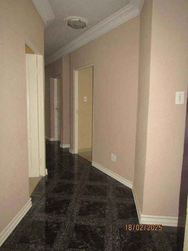 5 Bedroom Property for Sale in Spruit View Gauteng