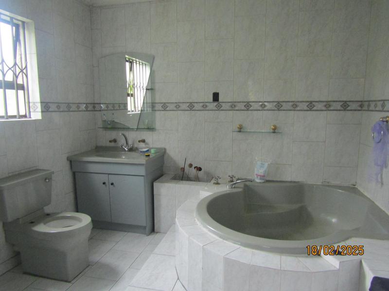5 Bedroom Property for Sale in Spruit View Gauteng