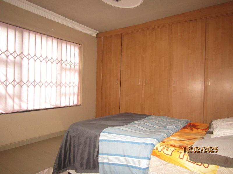 5 Bedroom Property for Sale in Spruit View Gauteng