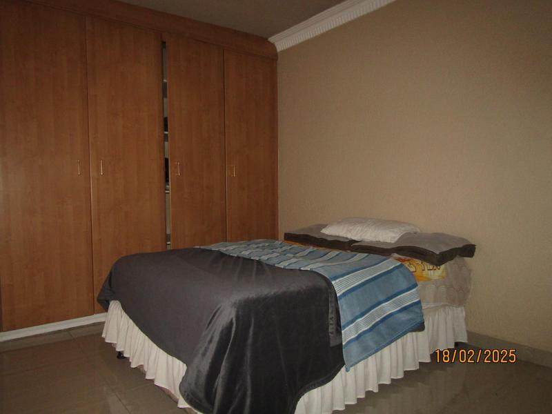 5 Bedroom Property for Sale in Spruit View Gauteng
