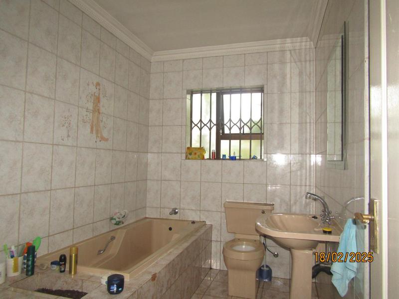 5 Bedroom Property for Sale in Spruit View Gauteng