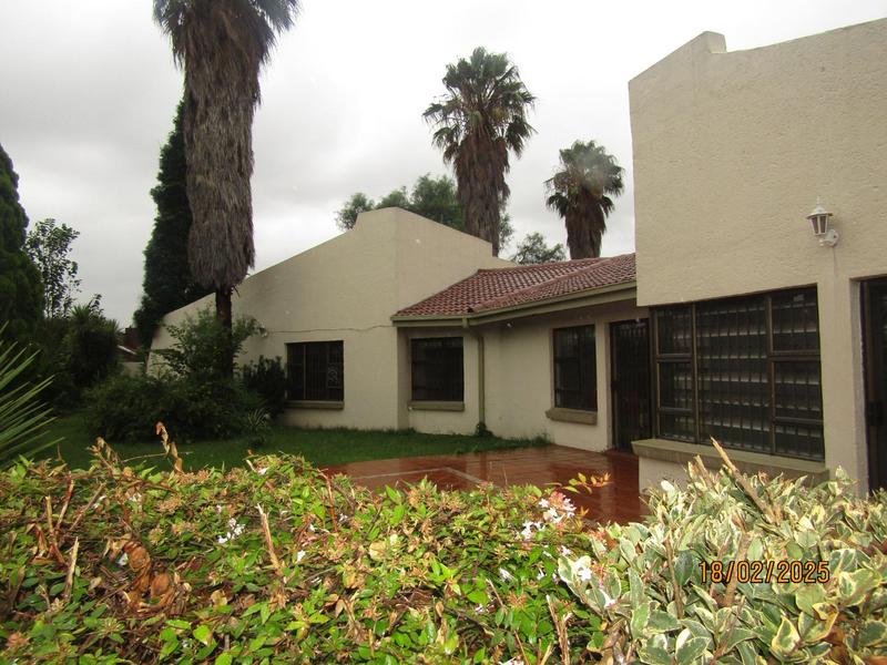 5 Bedroom Property for Sale in Spruit View Gauteng