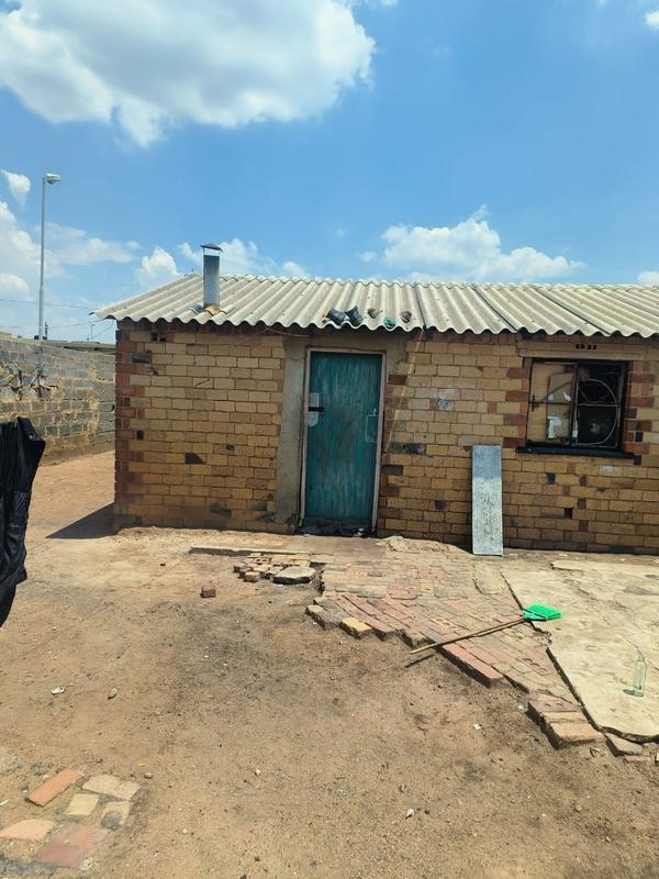 2 Bedroom Property for Sale in Emdeni Gauteng