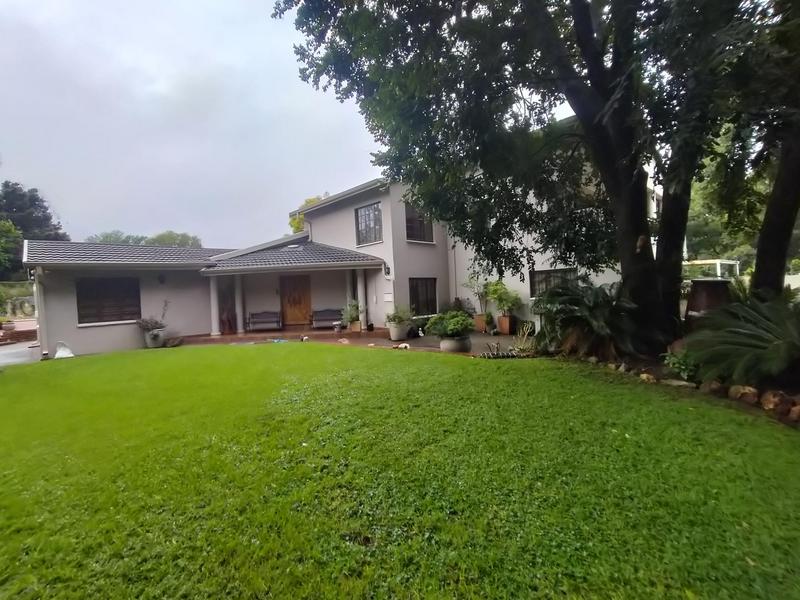 6 Bedroom Property for Sale in Clubview Gauteng