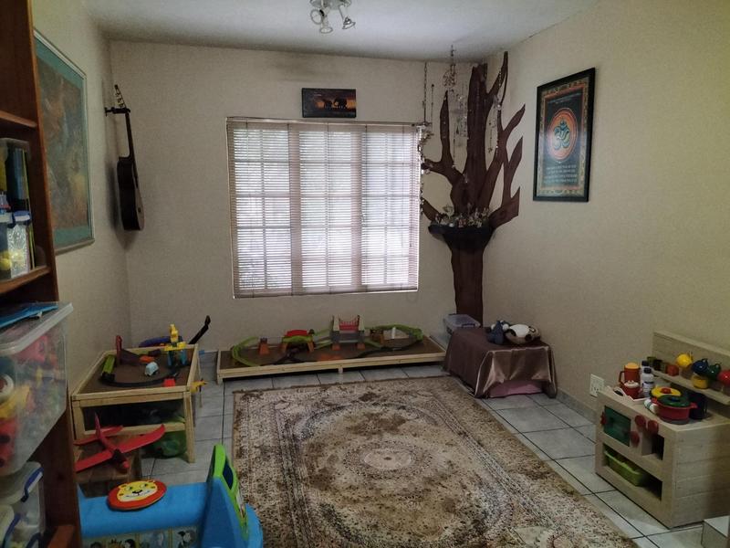 6 Bedroom Property for Sale in Clubview Gauteng
