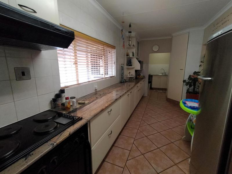 6 Bedroom Property for Sale in Clubview Gauteng