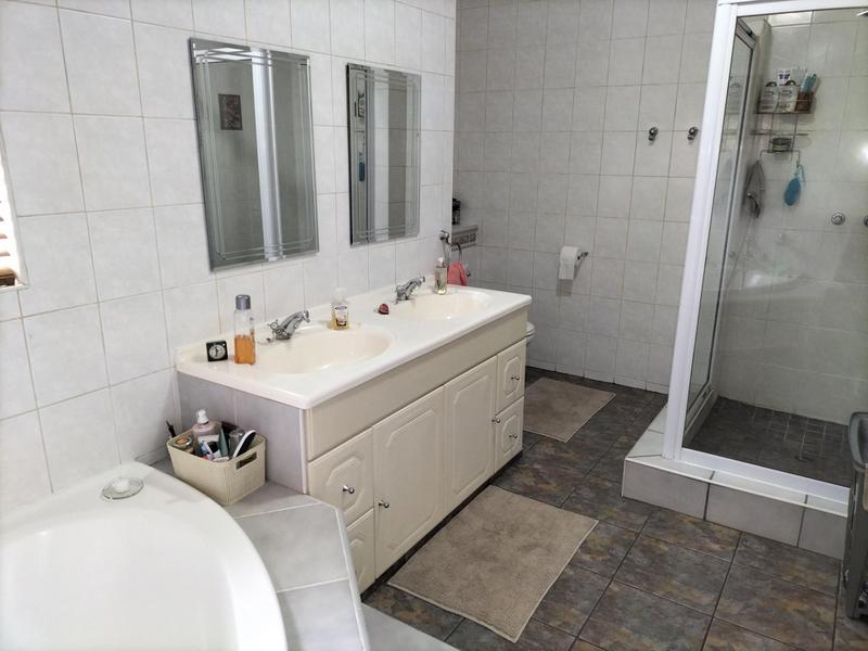 6 Bedroom Property for Sale in Clubview Gauteng
