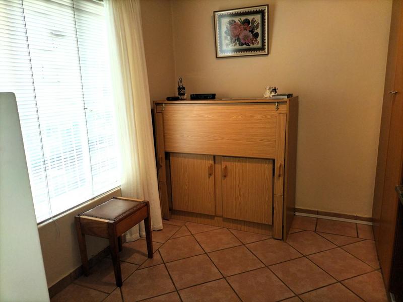6 Bedroom Property for Sale in Clubview Gauteng