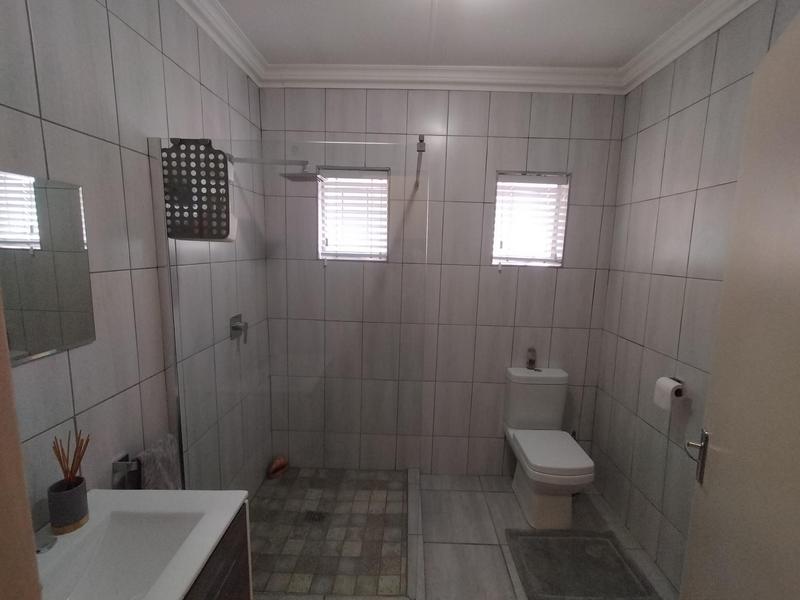 6 Bedroom Property for Sale in Clubview Gauteng