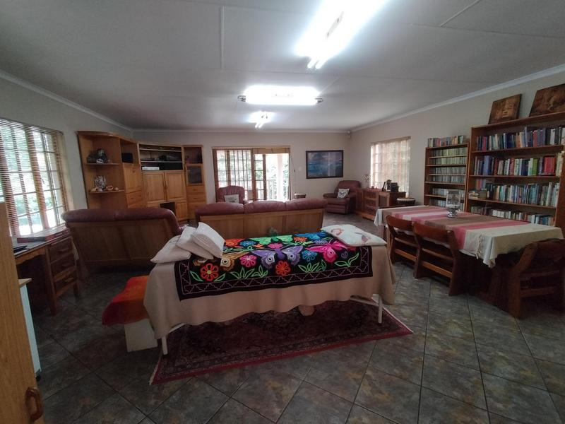 6 Bedroom Property for Sale in Clubview Gauteng