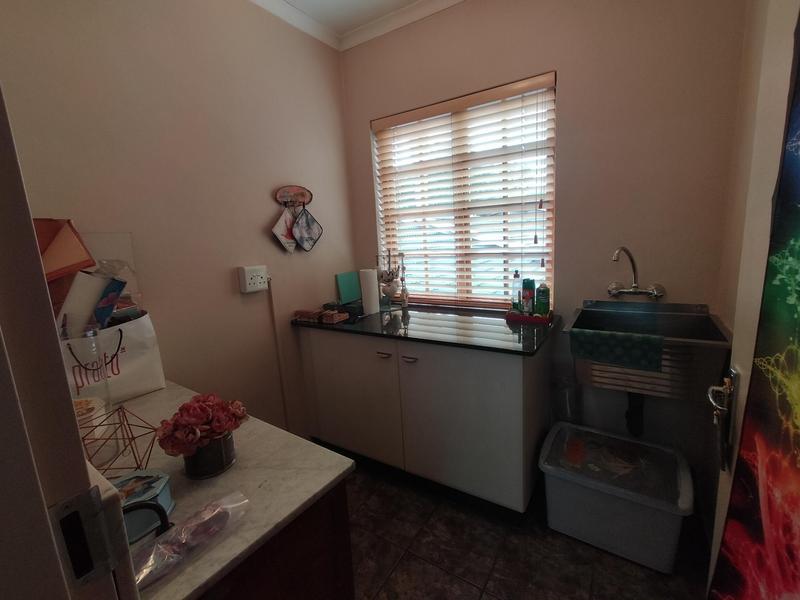 6 Bedroom Property for Sale in Clubview Gauteng
