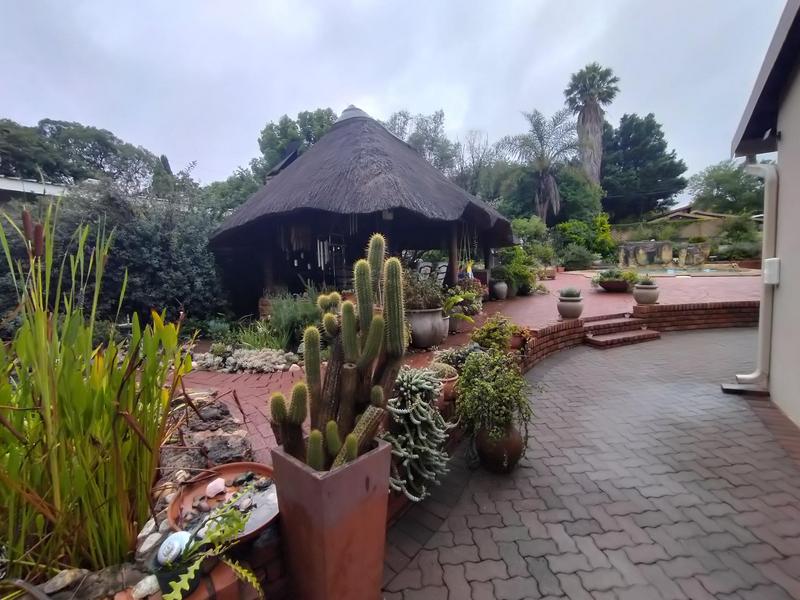 6 Bedroom Property for Sale in Clubview Gauteng