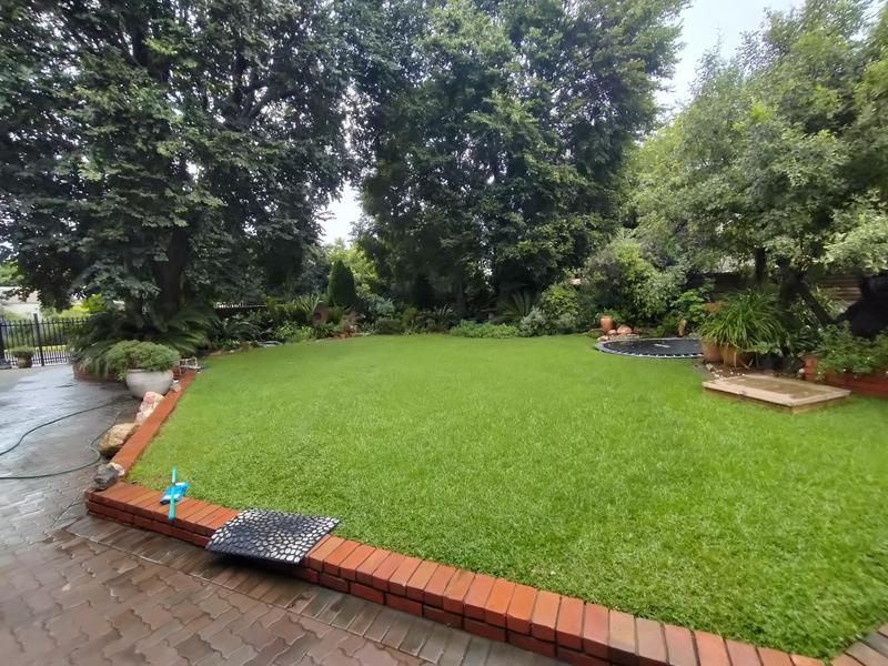 6 Bedroom Property for Sale in Clubview Gauteng