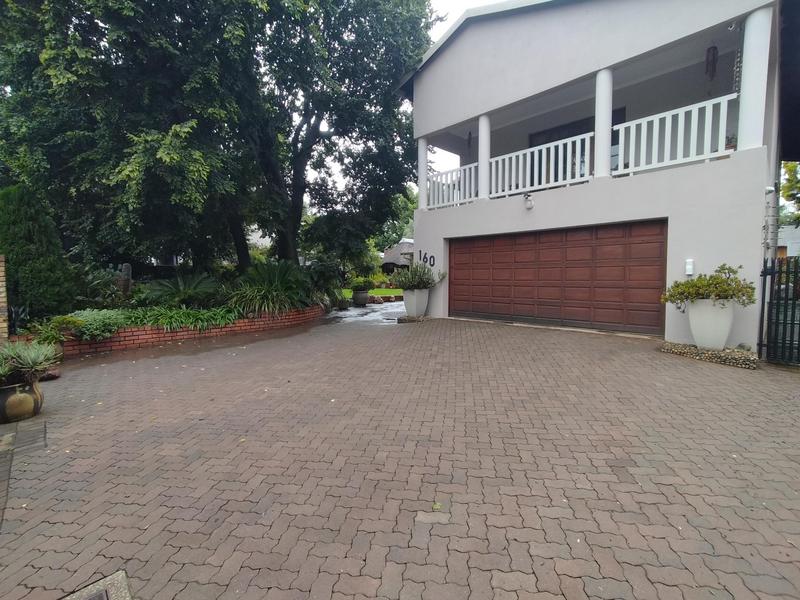 6 Bedroom Property for Sale in Clubview Gauteng