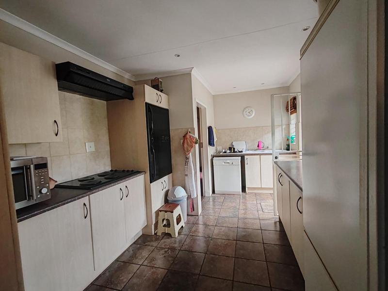 3 Bedroom Property for Sale in Rooihuiskraal Gauteng