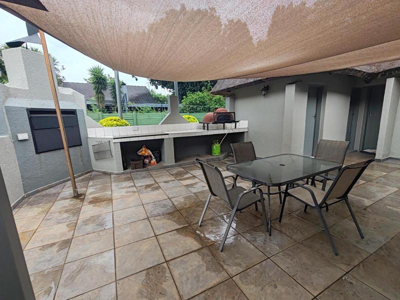 3 Bedroom Property for Sale in Rooihuiskraal Gauteng