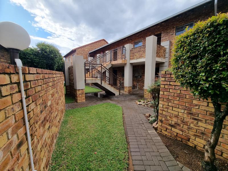 2 Bedroom Property for Sale in Theresa Park Gauteng