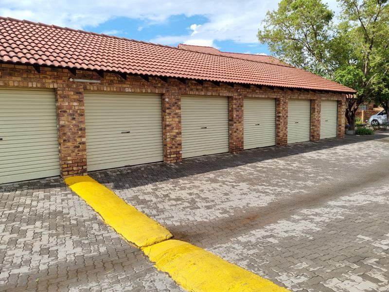 2 Bedroom Property for Sale in Theresa Park Gauteng